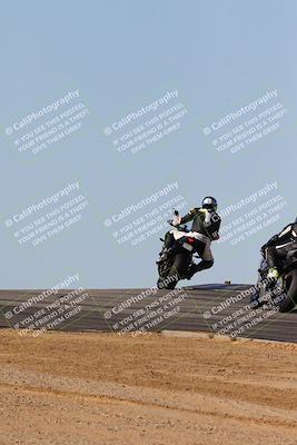 media/Feb-06-2025-Racers Edge (Thu) [[c17ed6f7b1]]/2-B Group/Session 4 End (Turn 10 Backside)/